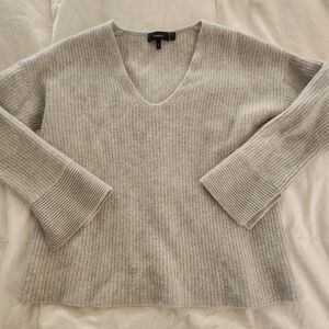 Theory Ribbed Cashmere V Neck Sweater Gray Pullover
